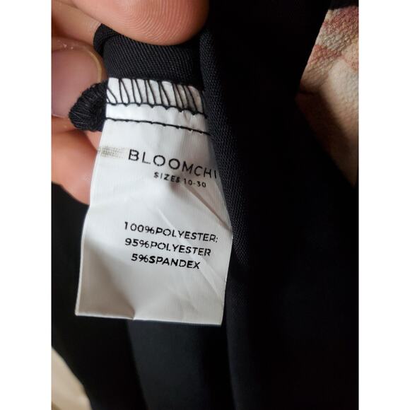 BloomChic Short Sleeve V-Neck Floral Dress, NWT, Size 12 - Picture 6 of 6